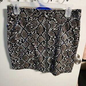 NWOT SHINESTAR SNAKESKIN PRINT SKIRT SZ S
